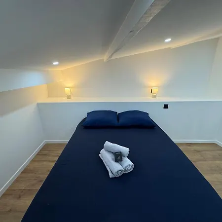 Petit Boudoir Lyonnais Neuf Terrasse Climatise Сasa de vacaciones Vénissieux